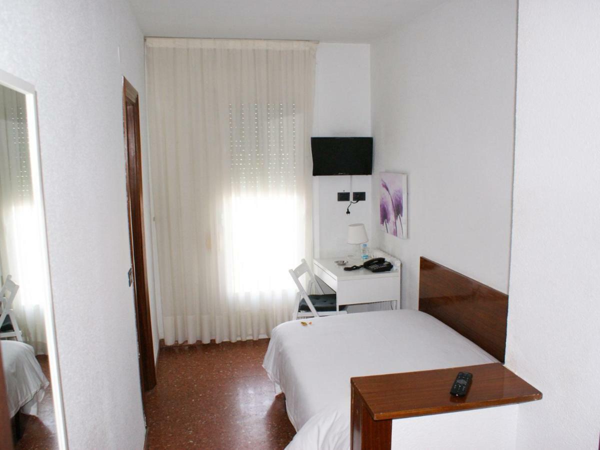 La Bilbaina Hotel Vitoria-Gasteiz Room photo